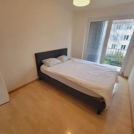 アパート 5-bed Huge Flat In - Schurgi - Self Checkin *