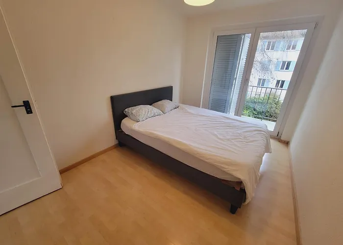 アパート 5-bed Huge Flat In - Schurgi - Self Checkin *