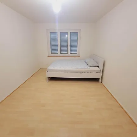 Apartman 5-bed Huge Flat In - Schurgi - Self Checkin