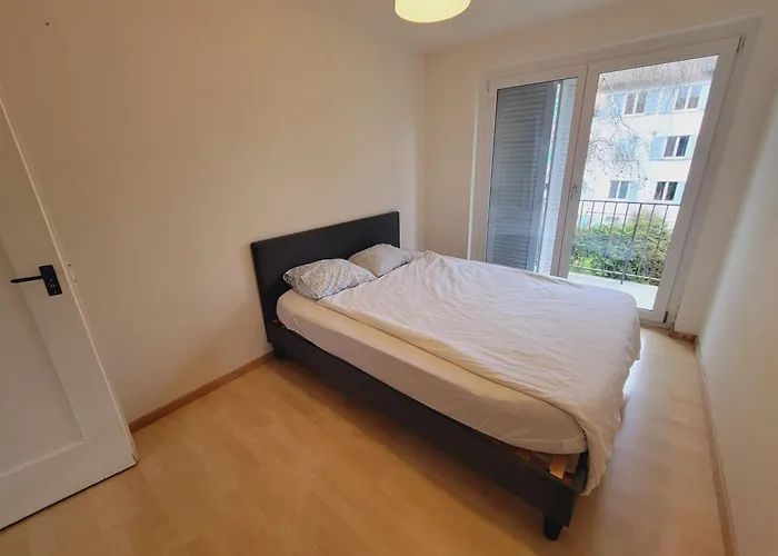 5-bed Huge Flat In - Schurgi - Self Checkin * Zurigo